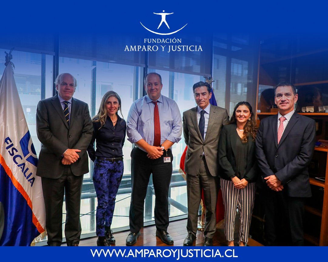 AmparoyJusticia's tweet photo. Desafíos conjuntos y la contribución en la mejora de la respuesta del sistema de justicia penal, fueron algunos de los temas tratados en la reunión de Fundación Amparo y Justicia con el Fiscal Nacional, Ángel Valencia. 
@MElenasanti1 @patriciowalker @catafcruzat @FiscaliadeChile https://t.co/0LDhsYGpGu