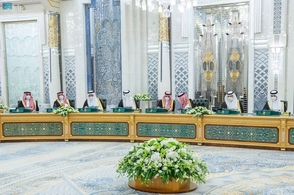 #مجلس_الوزراء يتوجَّه بالحمد للمولى عز وجل على تجاوز جائحة كورونا، وعلى توفيقه لهذه الدولة للعمل بأعلى مستويات المسؤولية والجدية والابتكار في مواجهتها مترجمة حرصها المعهود على سلامة الإنسان، ولتصبح المملكة نموذجاً عالمياً في التعامل مع الجوائح الصحية.
#واس