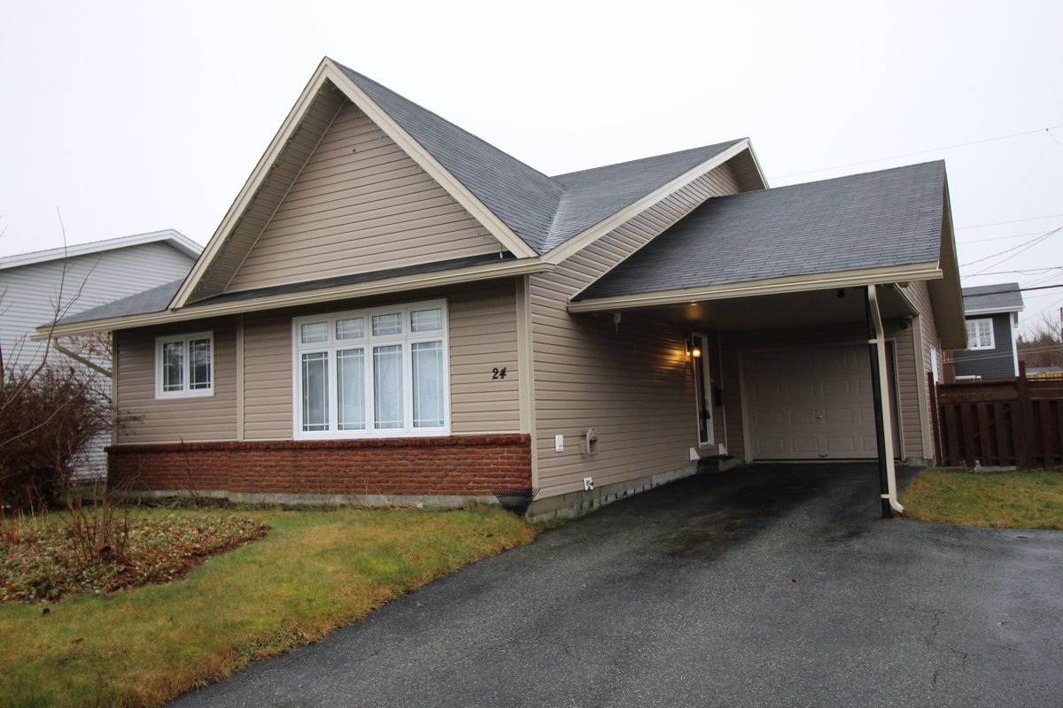 norridave's tweet photo. 24 Lidstone Cres., $349,900. 4 level back split in Powers Pond. 3 Beds, 3 Baths. Garage, vehicle access. 30 day possession. MLS 1257723 Kelly, 740-0657, David 687-4700. https://t.co/6Jksh24Cpw