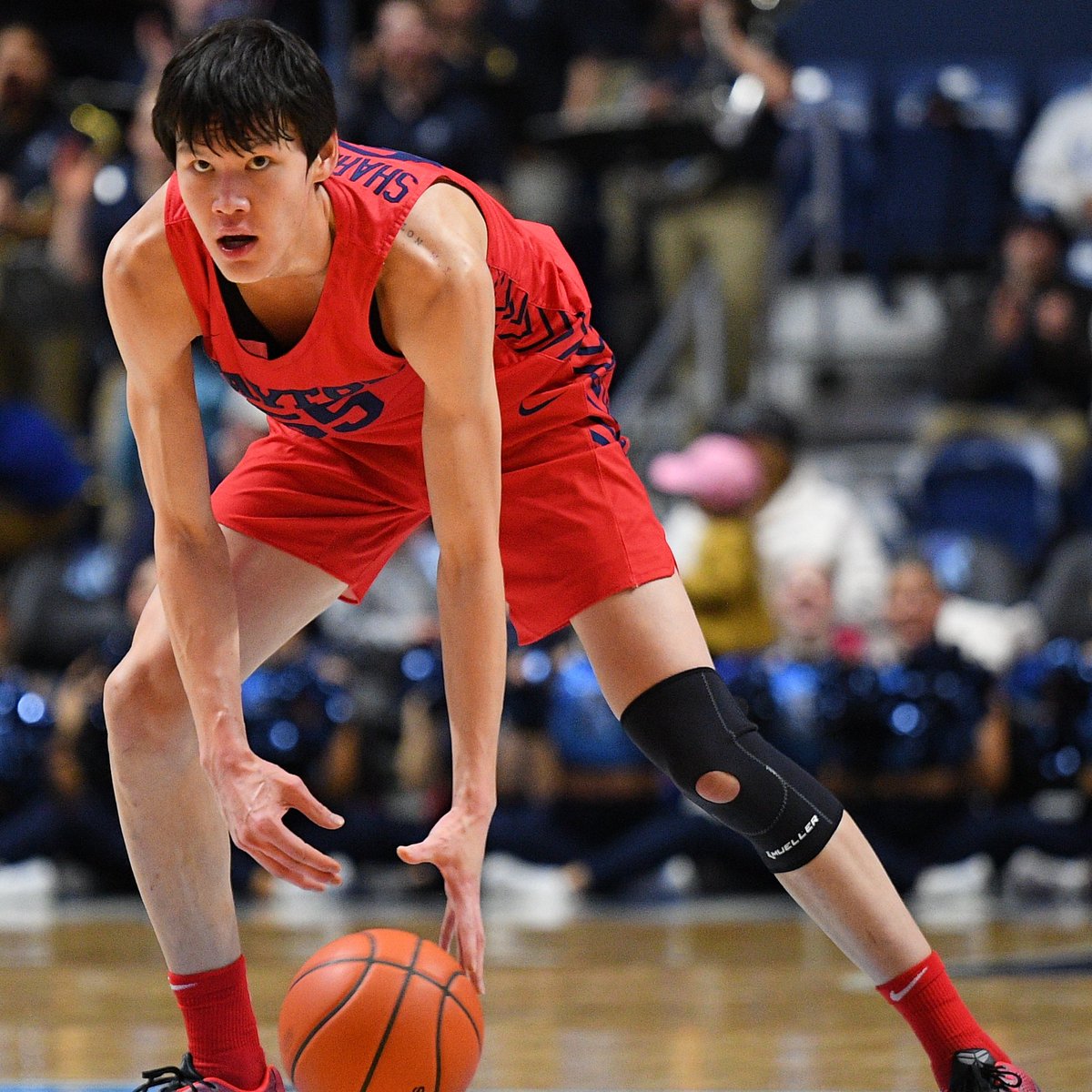 Dayton's Mike Sharavjamts will enter the NCAA transfer portal, he told ESPN. "Mongolian Mike" says he's leaning towards turning pro, but wants to explore collegiate portal options in case he withdraws from the NBA draft on May 31. Will attend next week's G League Elite Camp.