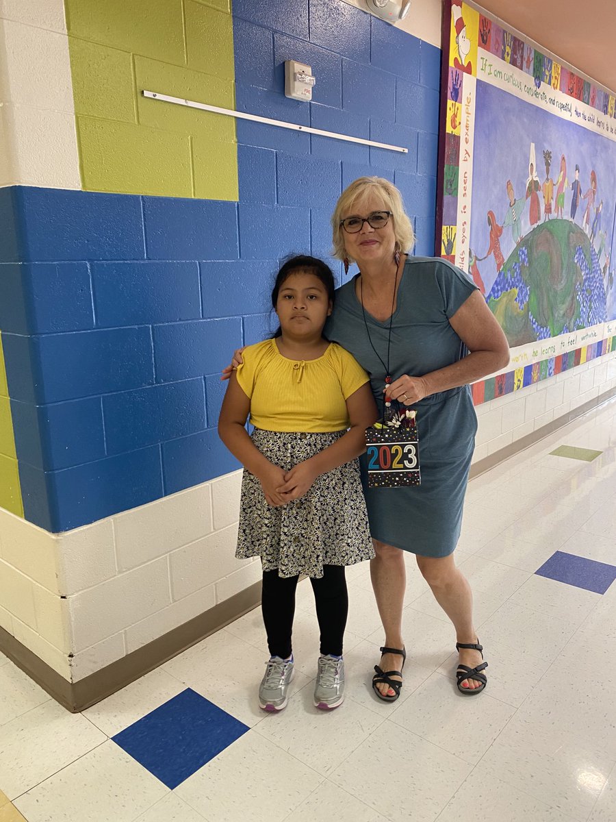 Such a sweet surprise to be remembered on Teacher Appreciation Day.  ⁦<a href="/WilburnElem/">Wilburn Elementary</a>⁩ #wearecrew