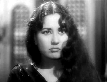 TashmiVyas's tweet photo. Post the same actor in two roles that show their range ft #MeenaKumari

Kohinoor           Sahib Biwi Aur Ghulam https://t.co/KV9ZC8vi9N