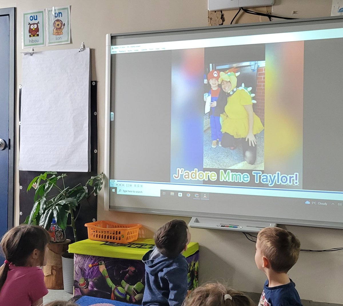 🌟 We have a new Étoile de la Semaine 🌟
Bravo Z! 
We loved watching your video and learning more about you today.  The class loved all your baby pictures ♥️ Super travail Z :)