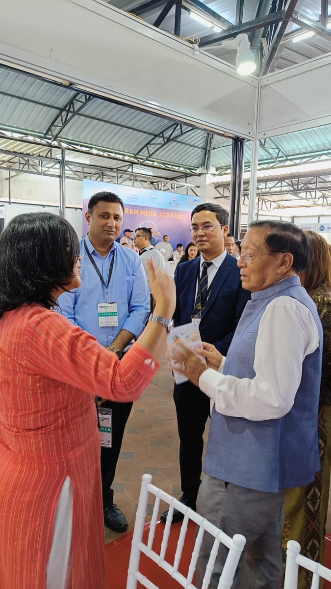 NSDCIndia's tweet photo. Mizoram Deputy CM, Shri Tawnluia, visited NSDC's stall at Mizoram Mega Job Fair 2023 in Aizawl and praised their role in providing job opportunities for the Mizo youth. 

#MizoramJobFair #NSDC #YouthEmployment https://t.co/Om1rXxjFI6