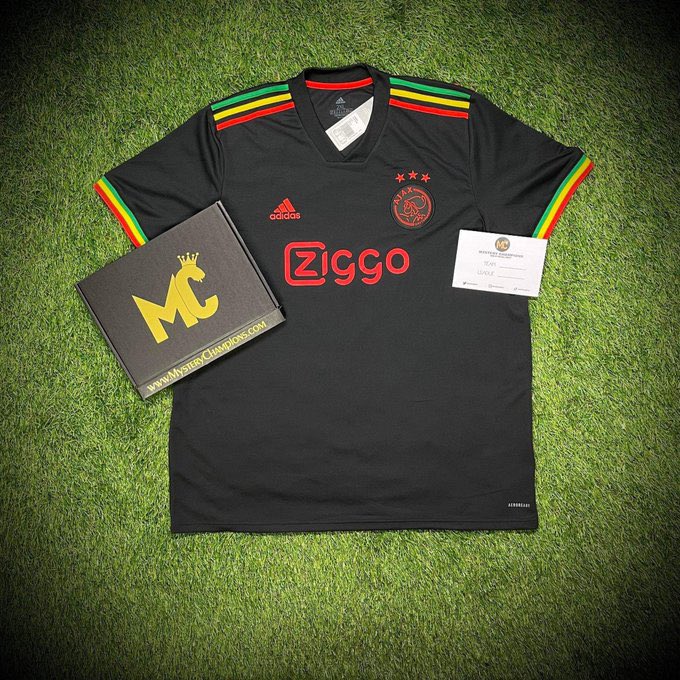 MysteryChampion's tweet photo. 🚨 If Haaland scores ANYTIME vs Real Madrid tonight we will giveaway a https://t.co/8EbrNTqmKl Football Shirt Box 📦 

Just Retweet &amp; Follow us to Enter! 🤝 https://t.co/t55qrYEylv