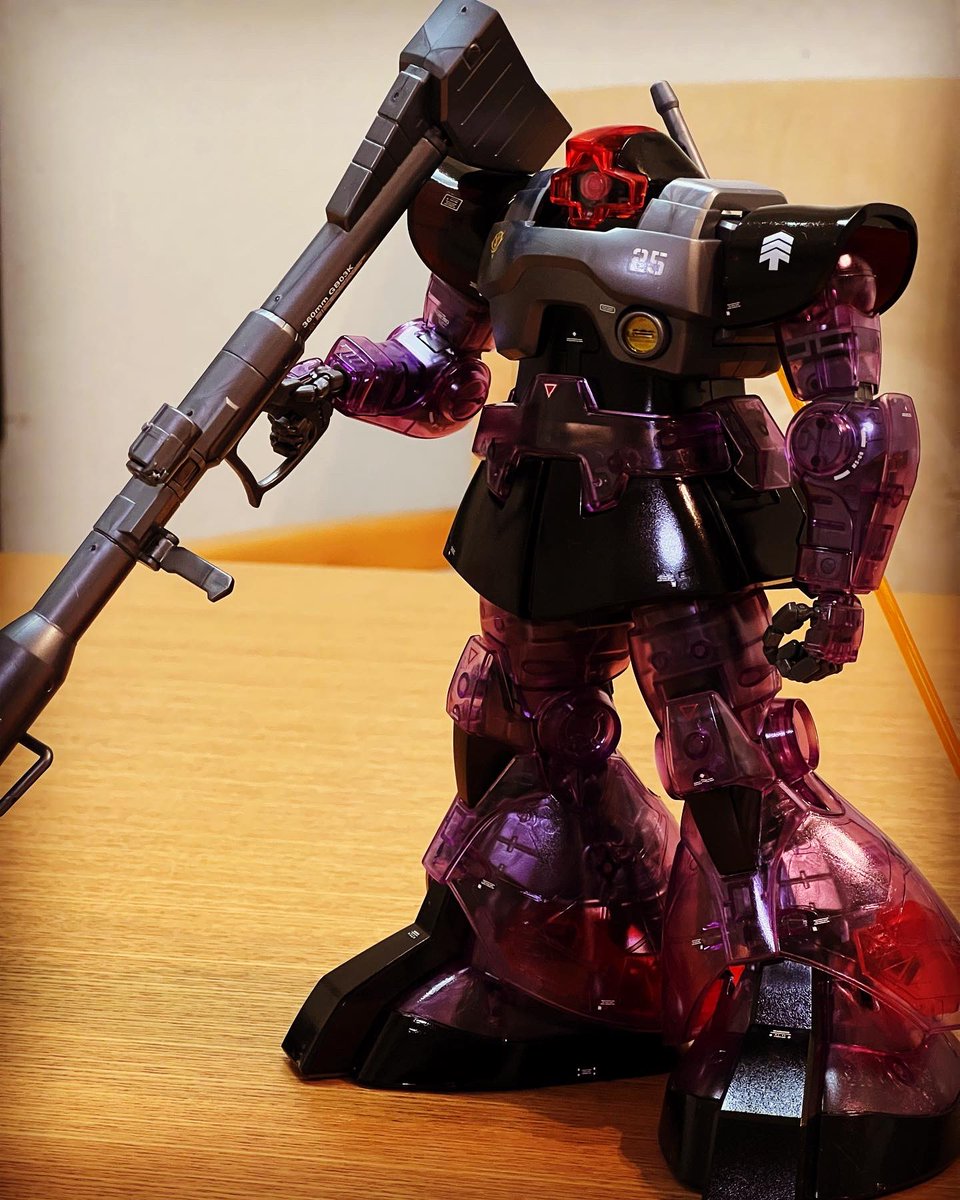 kenzie227117's tweet photo. ガンダムベース限定 ドム ［クリアカラー］
長男のお土産をチャチャっと作ってみた。

 #thegundambasetokyo 
 #domclear https://t.co/YOck9c6fdd