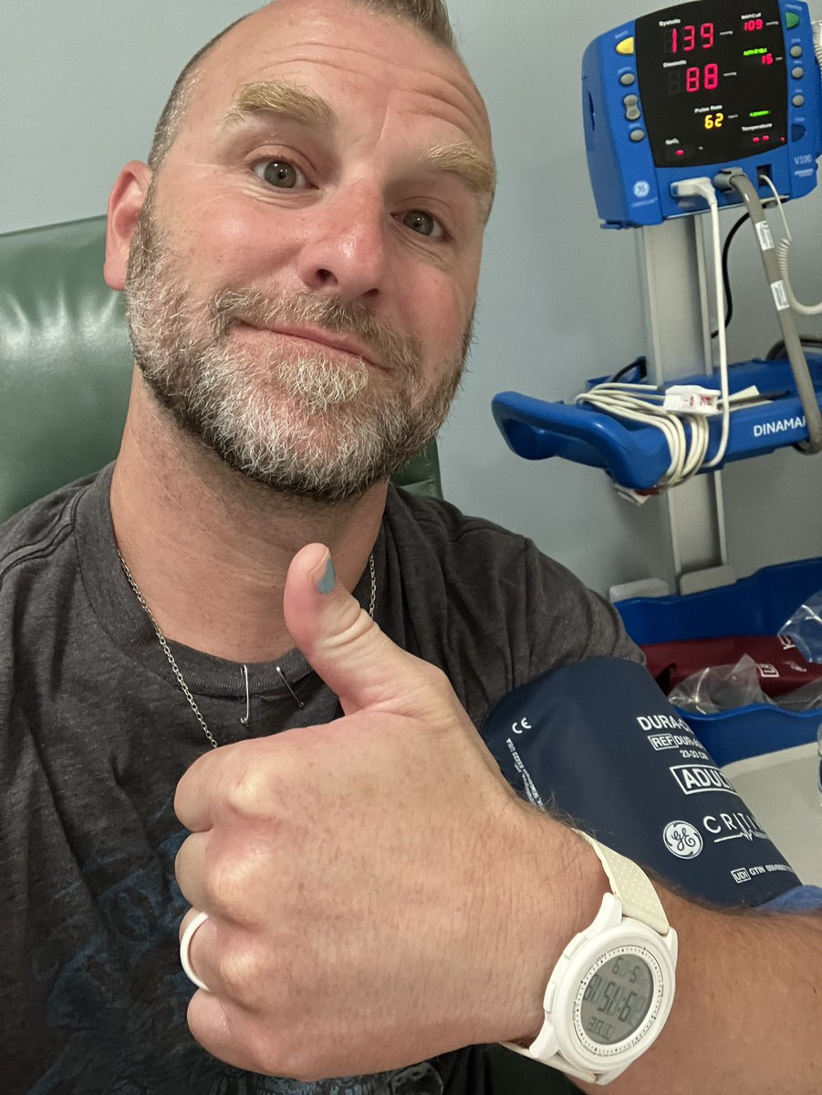 BudgetsAreSexy's tweet image. Whelp my #Pemphigus is back… 🙃🙃🙃

Much better mentally and physically the second time around though!

Already getting pumped with infusions so let’s see if this time it does the trick 🙌