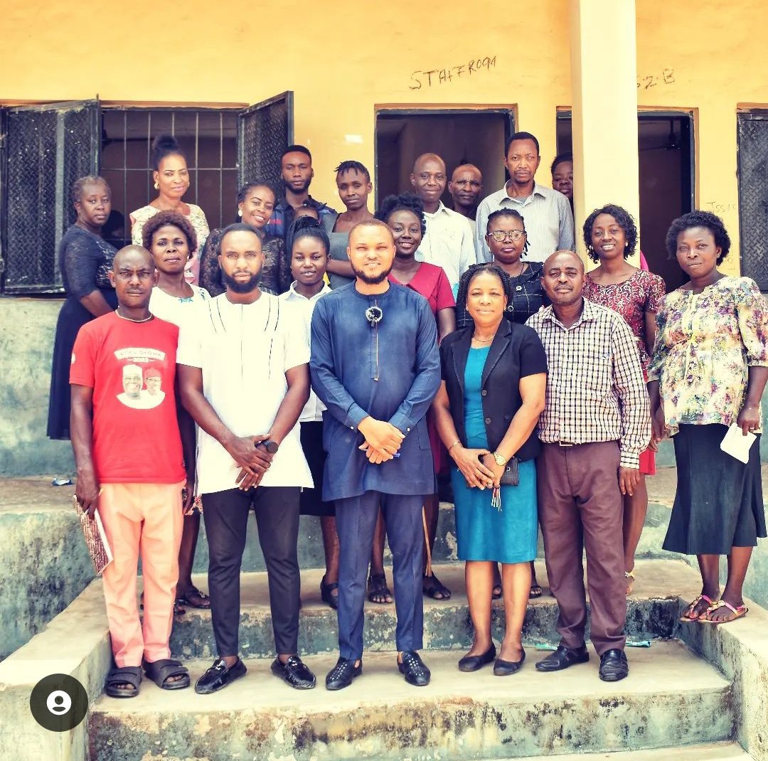 I had the privilege of training Teachers & Civil Servants interested in Agriculture on 'Leveraging on Opportunities in the Poultry Value Chain' in March, 2023.

Facilitator: Mr Alfred Ukane

Project/Intervention Title: Profiting from Agriculture

Donor Agency: @pindfoundation