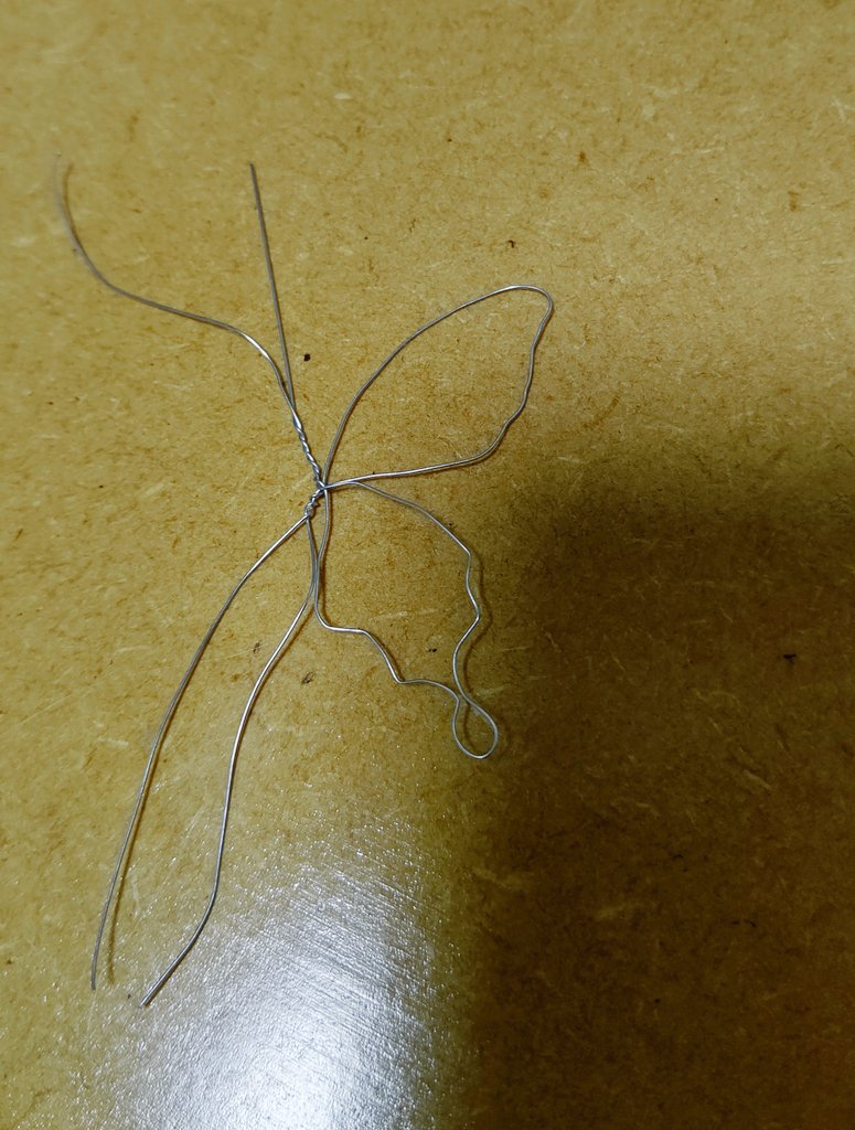 himitubako's tweet photo. お試し作成。
蝶々っぽくなるかなぁー？🤔 https://t.co/UXXZAiFw0M
