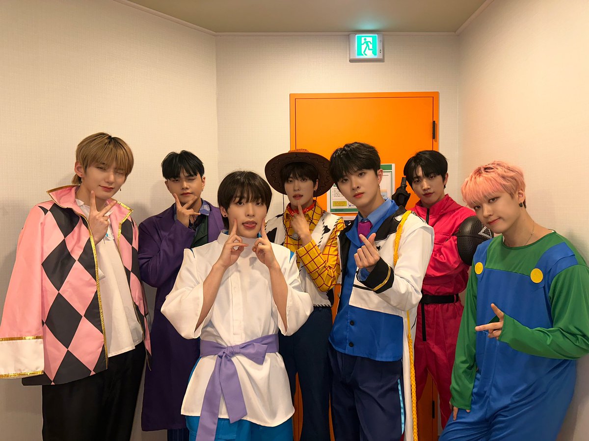 TheKingDom_GF's tweet photo. [👑]

킹덤 팬 사인회 완료❤️

이번 활동 끝까지 함께해 주셔서 감사합니다🖤

#KINGDOM #킹덤 https://t.co/c9luHcZrcp
