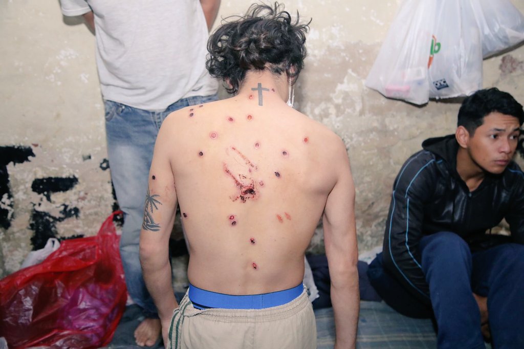 Tecnicos de #DDHHSenadoPy en conjunto con el senador <a href="/LanzoniSenador/">Lanzoni Senador</a> @MNP y la <a href="/Codehupy99/">Codehupy</a> realizan una visita al departamento judicial de la Policía Nacional,para verificar la situación de los manifestantes detenidos en la protestas desarrolladas en el territorio nacional