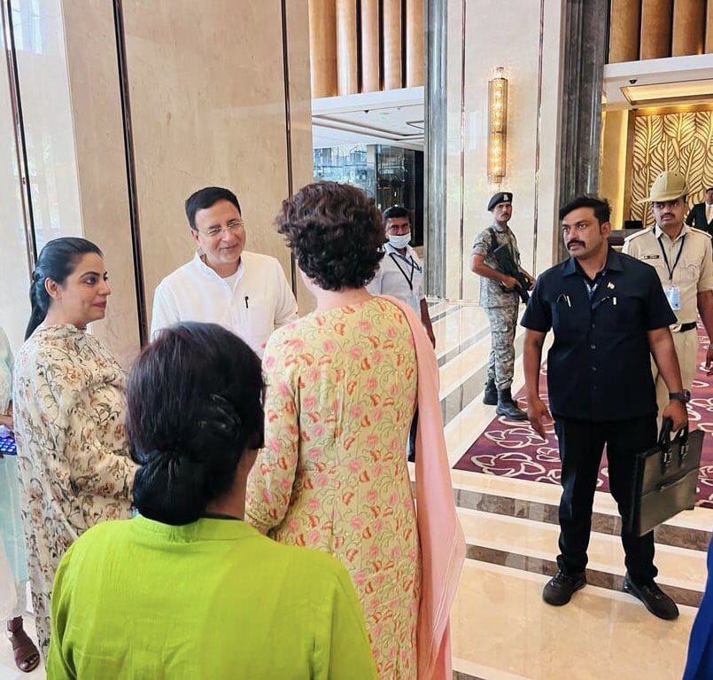 PremBhari2's tweet photo. मदेरणा परिवार पिछले छःदशक से आलाकमान और @INCIndia के प्रति निष्ठावान हो कर राजस्थान में आमजन की सेवा कर रहे, सुश्री @DivyaMaderna ji की सक्रियता आने वाले समय में @INCRajasthan को और ज्यादा मजबूती प्रदान करेंगी! @RahulGandhi @priyankagandhi @aajtak @ajitanjum @ravishndtv @ABPNews https://t.co/CQs2PenEm3