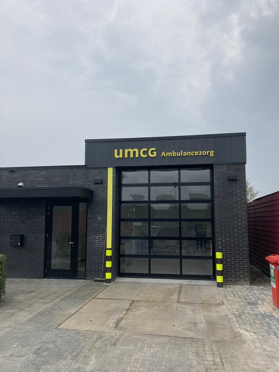 Samen met @AnkieHuijing werkbezoek gebracht aan de ambulancepost in #borger. Professionele zorg verricht vanuit een vernieuwde locatie! #vlakbijdebrandweer #dank #umcg