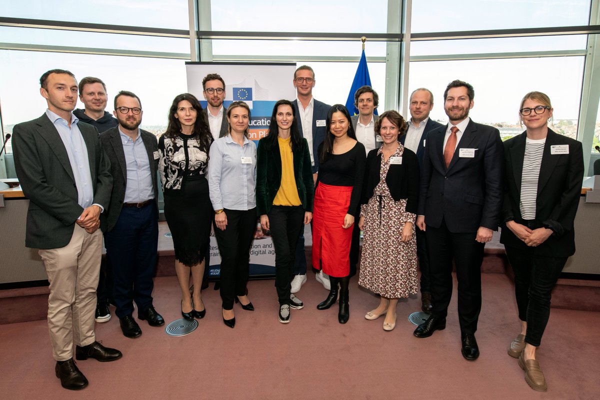 Last week I attended the 4th EdTech Roundtable with @GabrielMariya to move forward with the #DEAP Thank you Commissioner Gabriel for combining European forces to drive innovation in education and help equip young people with the digital skills they need for the 21st c.