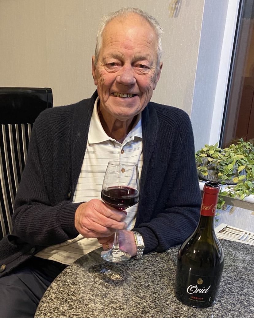 Feeling emotional. The <a href="/BHRUT_NHS/">BHRUT NHS 🏥</a> corneal donation team just advised that Geoff’s corneas have given sight to 2 gentlemen aged 53 &amp; 62. I remember back to the day after he died asking for my permission, the pride I have for him made it worthwhile. My man lives on #organdonation