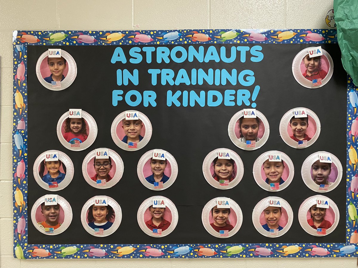 kjimenezprek's tweet photo. Astronauts in Training for Kinder! 
👩‍🚀✨🚀 
#learningaboutspace 
#prek @Las_Yescas https://t.co/qqvt3Dw4Tc