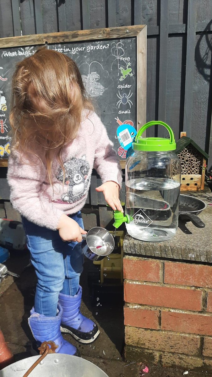 elc_stirling's tweet photo. Alison Henderson provides wonderful opportunities for children in her home and community @ScotChildmind @LisaMacSCMA #CheerforChildminding https://t.co/QQWXaz3Ugu