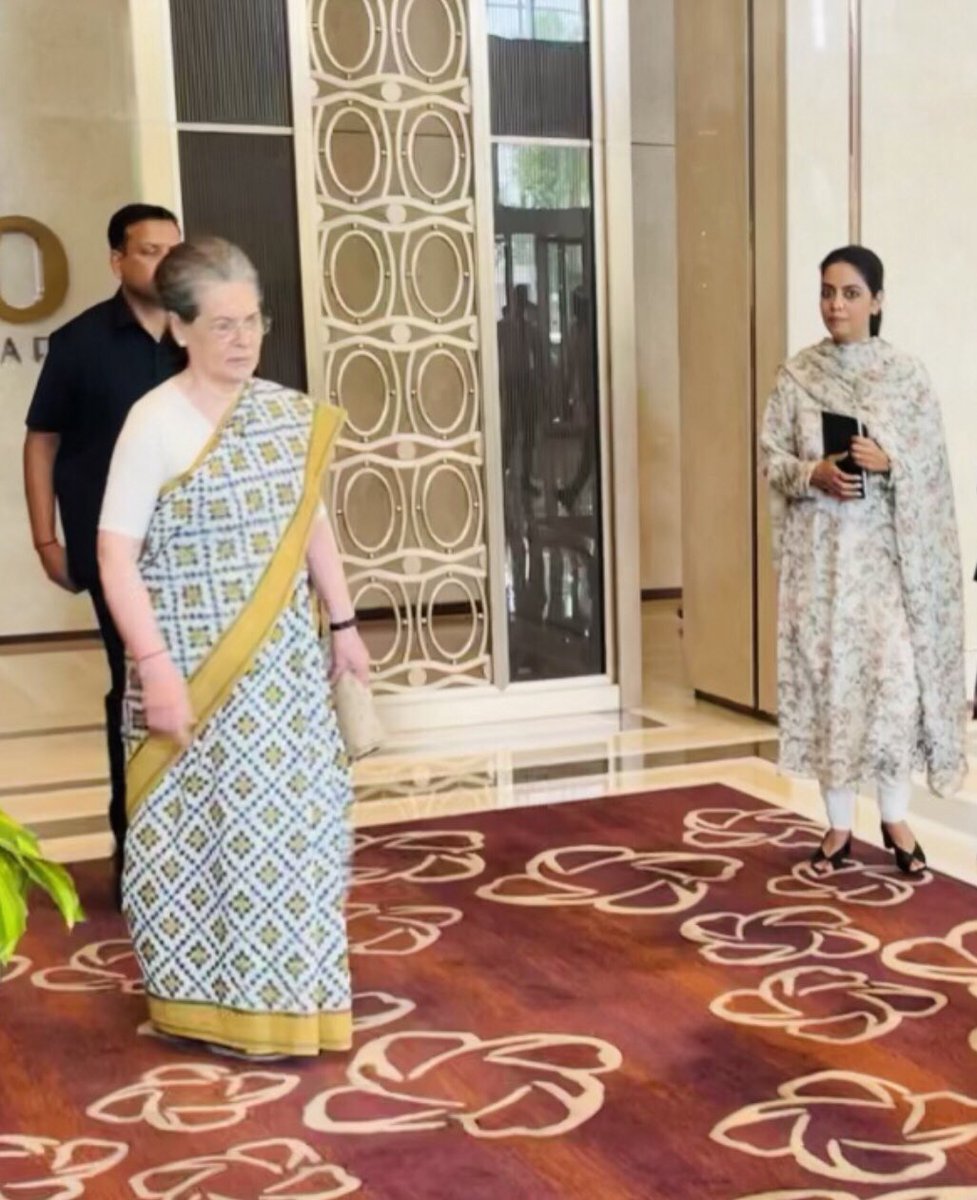 PremBhari2's tweet photo. मदेरणा परिवार पिछले छःदशक से आलाकमान और @INCIndia के प्रति निष्ठावान हो कर राजस्थान में आमजन की सेवा कर रहे, सुश्री @DivyaMaderna ji की सक्रियता आने वाले समय में @INCRajasthan को और ज्यादा मजबूती प्रदान करेंगी! @RahulGandhi @priyankagandhi @aajtak @ajitanjum @ravishndtv @ABPNews https://t.co/CQs2PenEm3