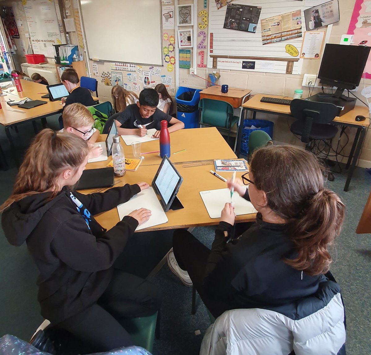 Cpsmrsw's tweet image. P6J are chosing how to learn their spelling words this afternoon. How many skills are we using doing this? 🤔 @carronshoreps #communication #collaboration #complexproblemsolving #creativity #coreskills #cps7cs