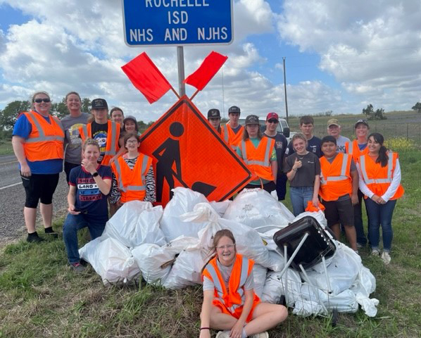 TxDOTBWD's tweet photo. Rochelle National Honor Society & National Jr. Honor Society members recently picked up trash (even a BBQ pit) along US 190 near Rochelle, TX. Thanks for being a part of the Adopt-A-Highway Program and helping keep our beautiful roads clean! #TrashOff 2023 #DontMessWithTexas https://t.co/31hsDIlqXe
