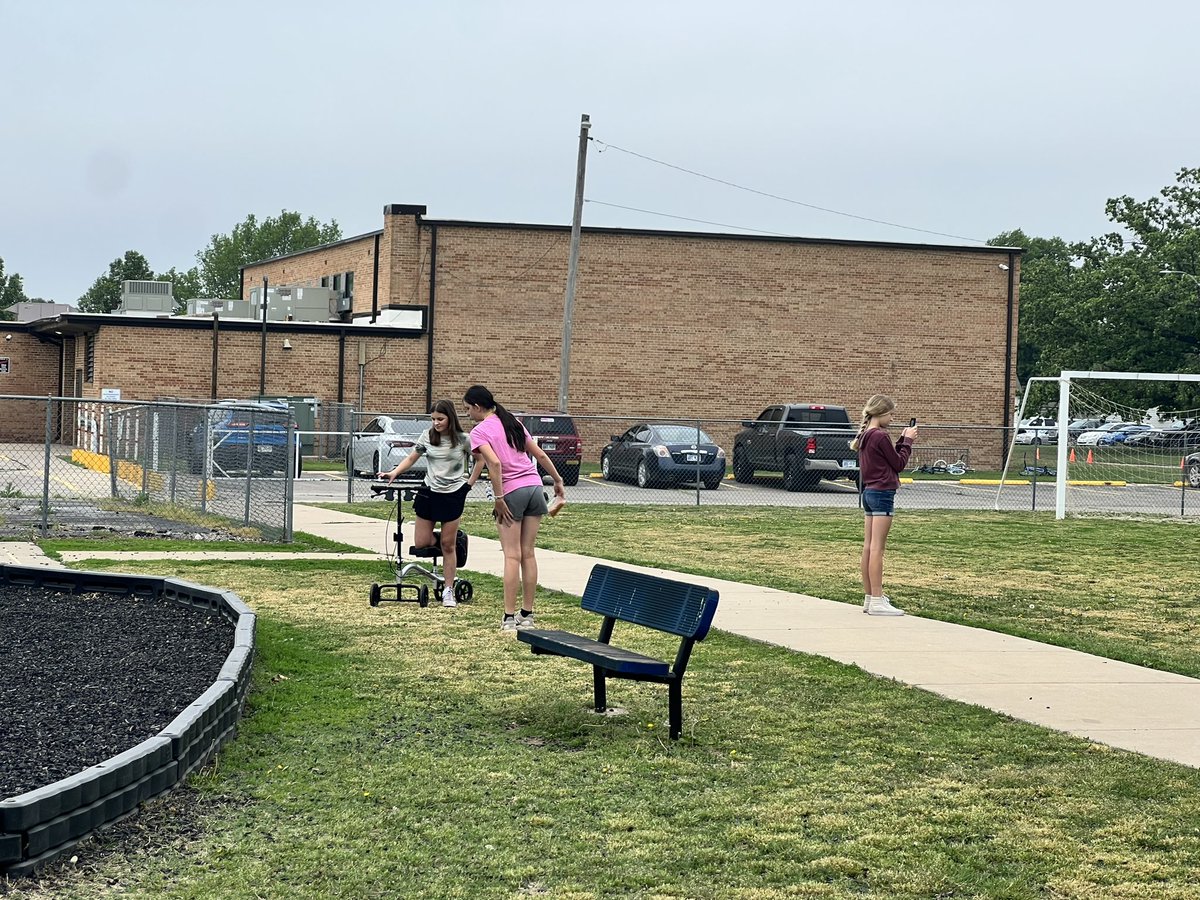 mwoods67037's tweet photo. 7th graders are working on good citizenship this week. They are creating positive PSA modeling behaviors and acting out skits (roll the film and getting ready for humorous cheesy over acting!) . #BPMS #RM117 #PBL #HGSS https://t.co/XPEnp4cB38