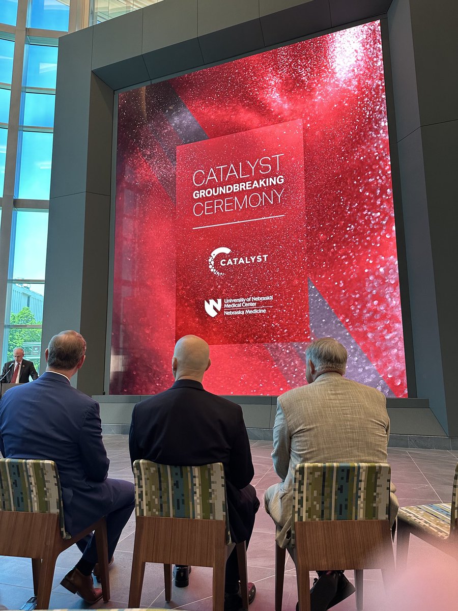 brinkerh's tweet photo. Exciting news from ⁦⁦@unmc⁩ #Catalyst will be a 170,000 sq ft medical incubation center co-located w/commercial space, event center, food hall &amp; market on the former Omaha Steel Castings site. #Omaha #Nebraska #USA
#Greenslate #Koebel https://t.co/8mXZSsShiZ