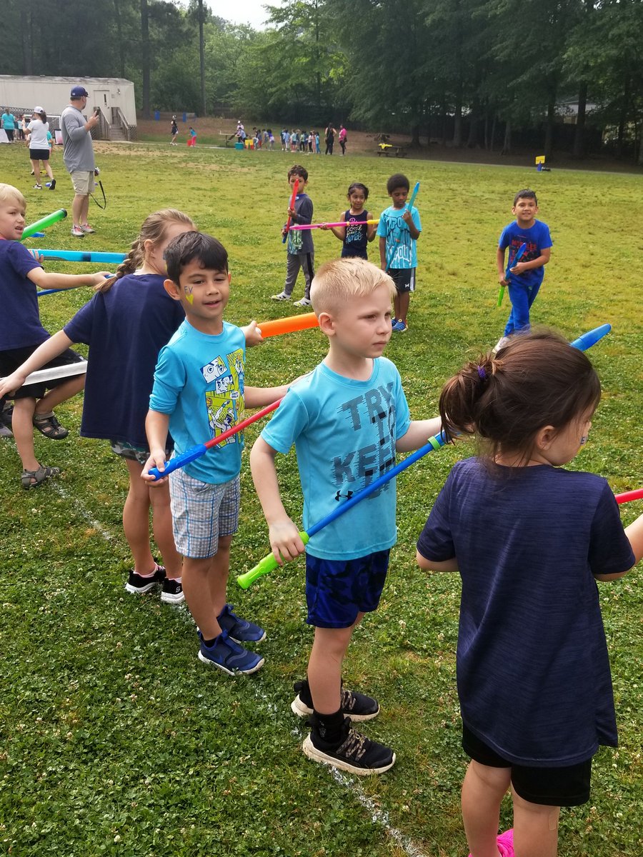 healytechnology's tweet photo. #EastvalleyEagle Field Day Fun!! https://t.co/wKPHdrxAf4