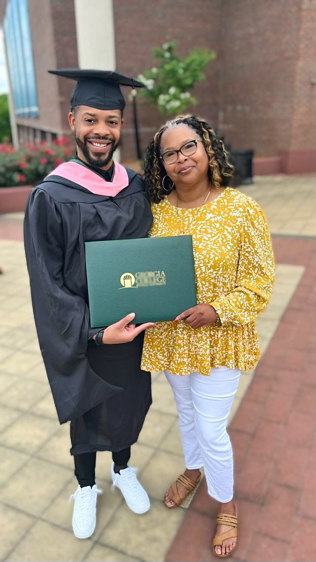 IHMtheDirector's tweet photo. Glory be to the Father! #MasteredIt #MusicEducation #2DegreesHotter #Classof2023 #TeacherAppreciationWeek https://t.co/XxpPTcYy6z