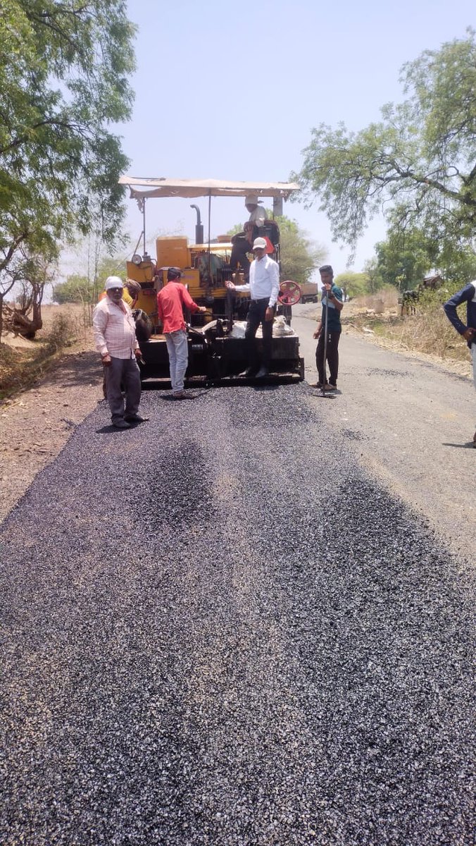 mlamangeshbjp's tweet photo. विकासपर्व...
गेल्या अनेक वर्षांपासून मागणी असलेल्या न्हावे चौफुली ते बोरखेडा बु पिराचे,रहिपुरी रस्ता प्रजिमा -४३ चे रस्ता रुंदीकरण व डांबरीकरण काम प्रगतीपथावर आहे...
@mieknathshinde
@Dev_Fadnavis
@RaviDadaChavan
@girishdmahajan
@GulabraojiP
#विकासपर्व #चाळीसगाव #PWDWorks https://t.co/lxHxKj9gKn
