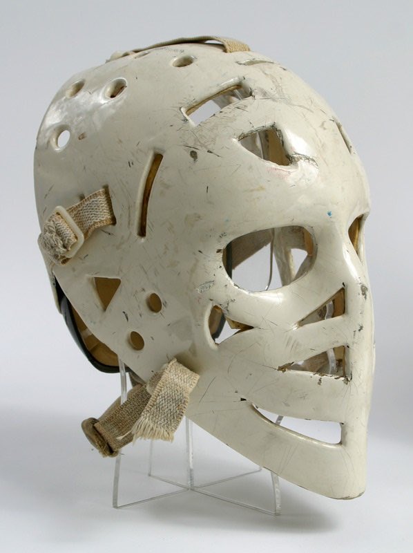01HockeyMan01's tweet photo. Name the goaltender that wore this beauty back then!!!! Go!!! https://t.co/KACVebRb4S