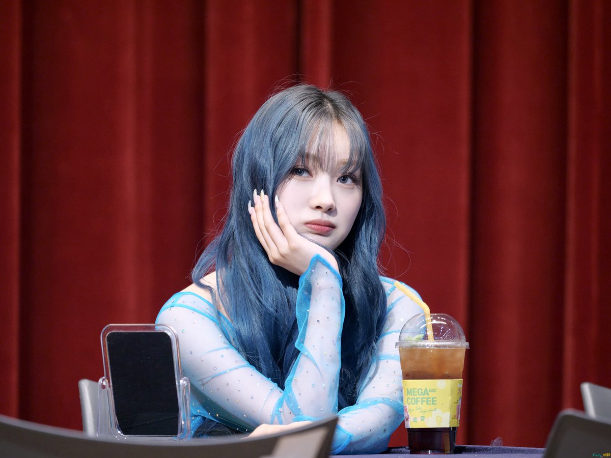 Fruity_MISO's tweet photo. 230429 레모네이드 팬사인회 시립성동청소년센터 흑화된 엘사 미소 ❄️ #드림노트 #드노 #dreamnote #미소 #MISO #전지민 https://t.co/mGZsTZbkTW