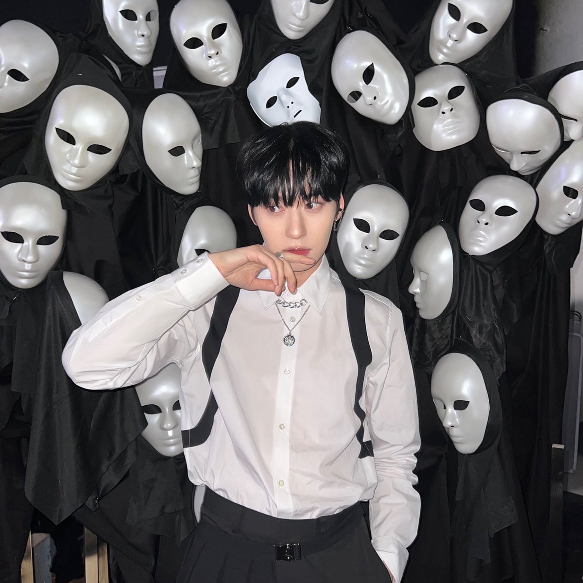 official_ONEUS's tweet photo. [#건희]
이제 진짜 시작이다!
이번 활동도 잘 부탁해🖤 https://t.co/7kS4SnBt5Y