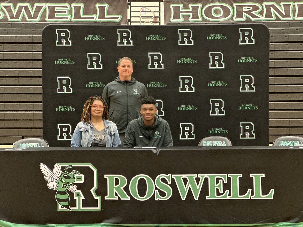 RoswellTrack's tweet image. So excited to see @JaylenNelson_2 continue his T&amp;amp;F career at @Wingate_XCTF!!! What he has accomplished in such a short time... only been jumping for 3 months...is so amazing. Jaylen has so much more to come, big things happening. 💚🖤 @roswellsports @latoya_miley