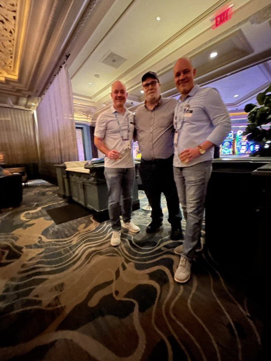 FlerlageKev's tweet image. Last night at #data23