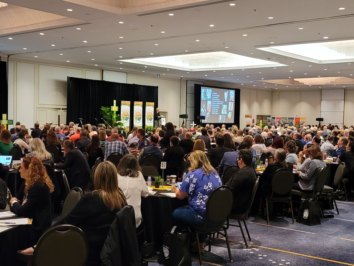 beamerleafs's tweet photo. Great morning working registration at the ICE Symposium in Toronto. @oapceontario @alcdsb @CatholicEdu @grade6stmary https://t.co/EoCBrgbiRa