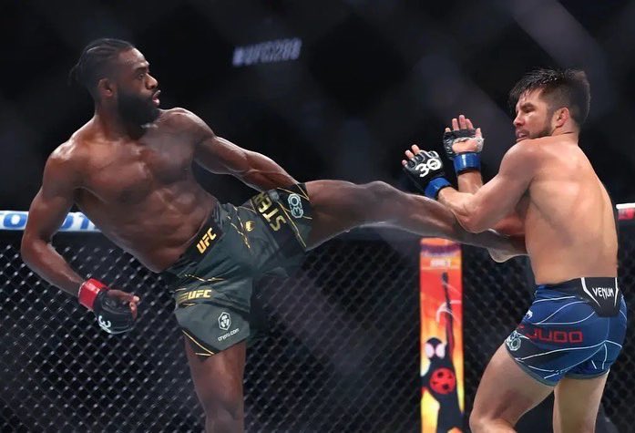AthleteStudio's tweet image. An incredible win by @funkmasterMMA at UFC 288 🏆 

#UFC288 #funkmaster #aljamainsterling