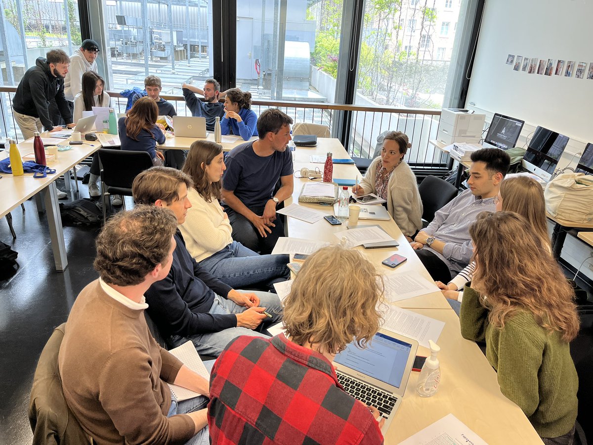 PapagenoSuicide's tweet photo. On termine l’année universitaire avec les étudiants de @IFPjournalisme 
Sans tabou, on évoque le sujet avec débats et précautions 

#preventionsuicide https://t.co/3jfCicVTGj