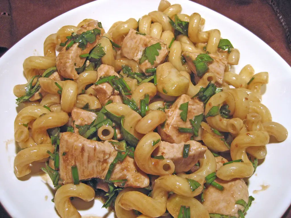 Turkey &amp; Fresh Garlic Pasta trbr.io/7PkHfxo via @katethyme