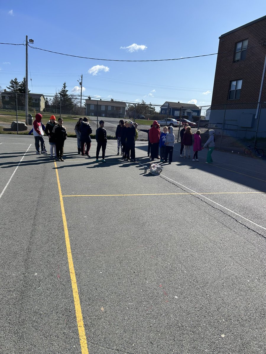 Mrs. D leading our class in a fun math lesson about fractions outside on this sunny Tuesday 😇 Thanks to <a href="/Mslyndsa/">Ms. Lynds</a> for letting us steal her pre-service teacher for the morning 🫶🏻 <a href="/Seaside_elem/">Seaside Elementary</a> <a href="/HRCE_NS/">Halifax Regional Centre for Education</a> <a href="/MSVU_Halifax/">Mount Saint Vincent University</a>
