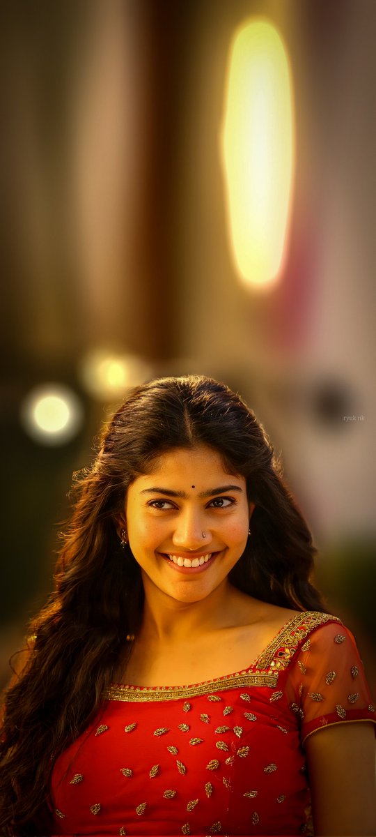 ryuk_nk7's tweet photo. #HBDSaiPallavi https://t.co/FGe5pgruRi