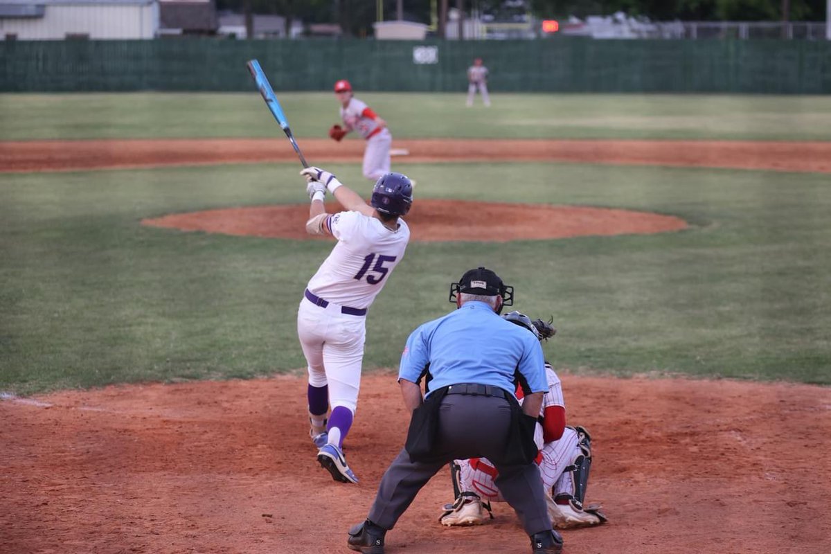 GAMEDAY

Bulldogs are in Sulphur for the semifinal game vs Glenbrook. First pitch is set for 2:00pm. #ace