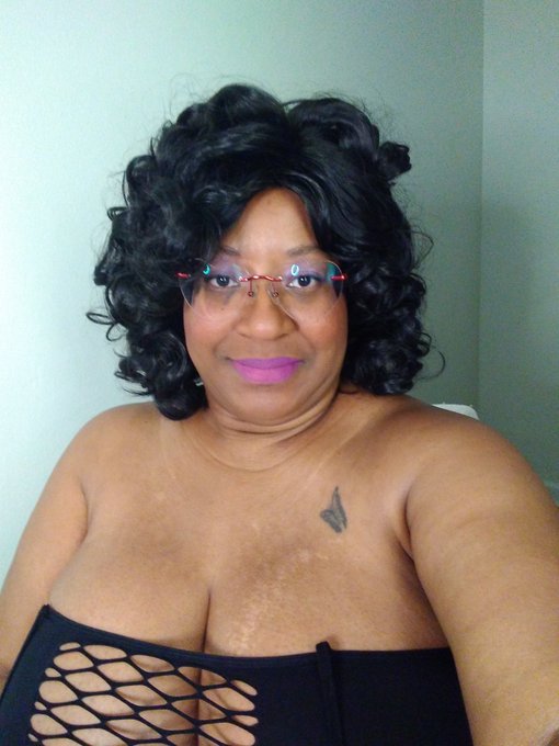 Good Morning Lovelies. Live on Streamate until 12:15PM. (EST.) Come join me. #LinkInBio  You can also<a href="/tag/linkinbio"class="tags"><span>#linkinbio</span></a>