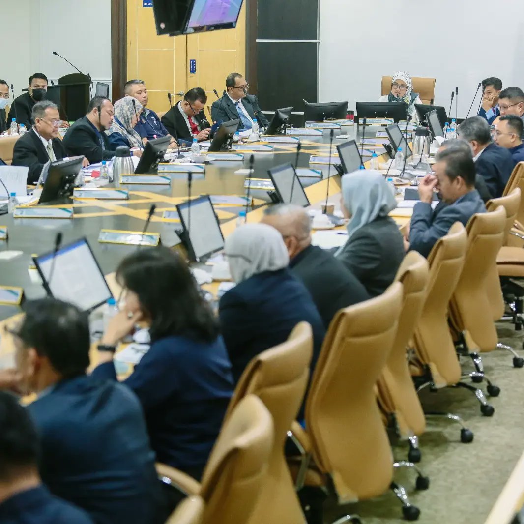 LPP_MALAYSIA's tweet image. 𝟖 𝐌𝐄𝐈 𝟐𝟎𝟐𝟑 | (𝐈𝐒𝐍𝐈𝐍), 𝐌𝐄𝐍𝐀𝐑𝐀 𝐋𝐏𝐏.

𝐌𝐄𝐒𝐘𝐔𝐀𝐑𝐀𝐓 𝐏𝐄𝐍𝐆𝐔𝐑𝐔𝐒𝐀𝐍 𝐓𝐄𝐑𝐓𝐈𝐍𝐆𝐆𝐈 𝐁𝐈𝐋 𝐋𝐏𝐏

Tekan Link dibawah👇🏻
m.facebook.com/story.php?stor…