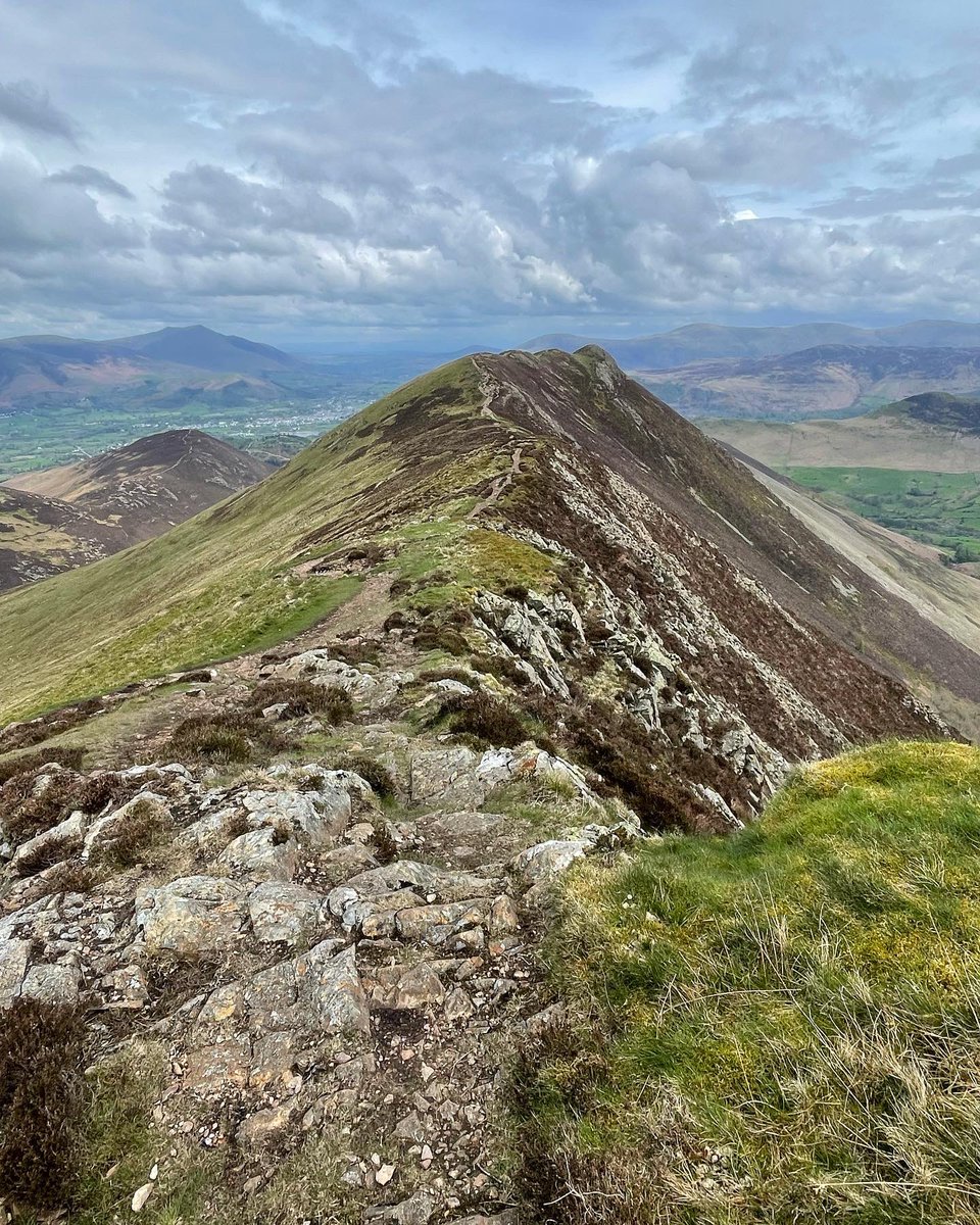 adrianconchie's tweet image. A few from Saturday’s walk around the Coledale Horseshoe from Braithwaite. 11 miles, 8 Wainwrights - a fabulous day! 😊

#mountainleader #coledalehorseshoe #lakedistrict #guidedwalks #hiking #adventure #mountains #cumbria #wainwrights #hikemore #getoutside #thelakes