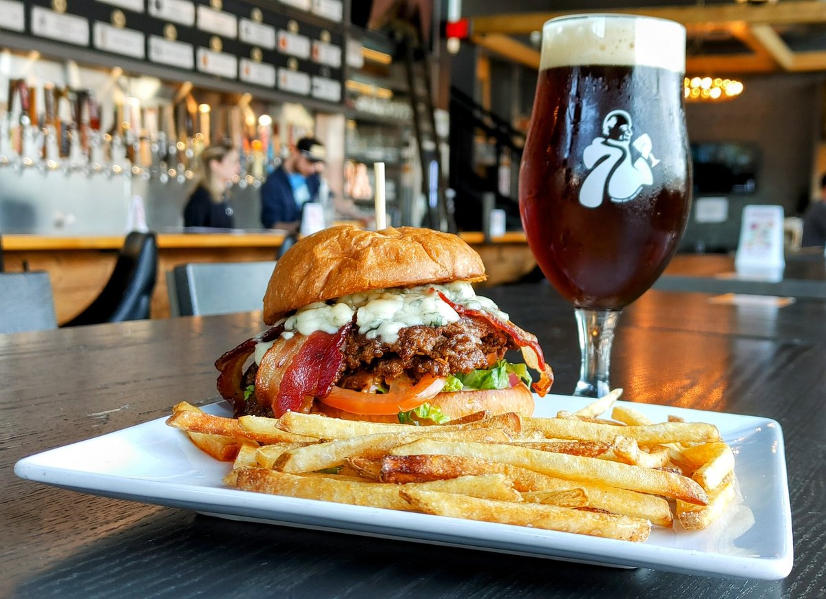 Looking for a great beer and food spot in Grand Rapids? Look no further! <a href="/7MonksGR/">7 Monks Taproom - GR</a> is the perfect spot to grab a bite and a pint this #TastyTuesday! 🍻 🍔