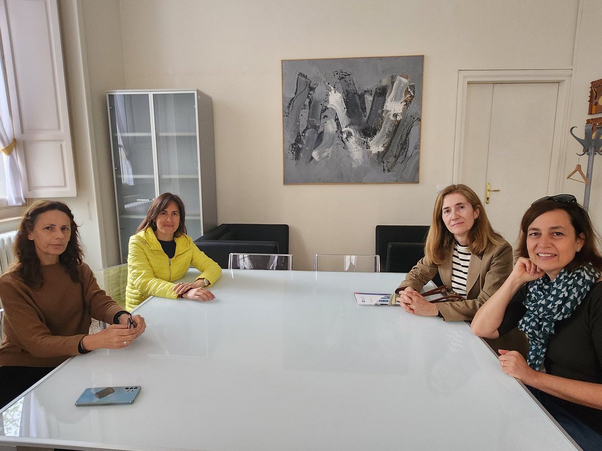 SOCIALESCFIELE1's tweet photo. Primer día ERASMUS + en la Direzione Générale Educazione  en Roma, acogida por M. Adelaide Ricardi, E. Borgia, M. Di Bernardo y S. Rossi, con una lección magistral de Educación Patrimonial.
@SOCIALESCFIELE1
@CFIEdeLeon #InternacionalizaCyL
#formacionCyL https://t.co/DcqKRnloCU