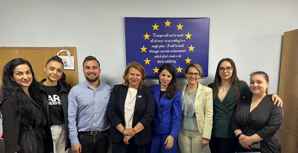 APirdeni's tweet photo. Together with the fabulous EU integration team of the Ministry of Justice celebrating Europe Day! #HappyEuropeDay #TeamMoJ #ALintheEU๐ฆ๐ฑโค๏ธ๐ช๐บ https://t.co/rP3ycVWDmw