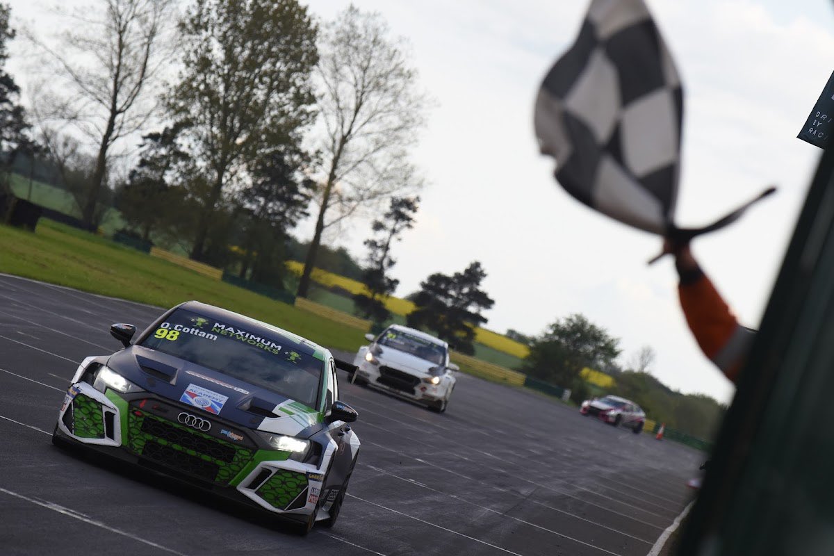 Oliver_cottam's tweet photo. Action from Round 3 &amp; 4 at Croft Circuit 🏁

📸 @JakobEbrey 

#TCR #TCRUK @TCRUK_series https://t.co/29qNUrj882