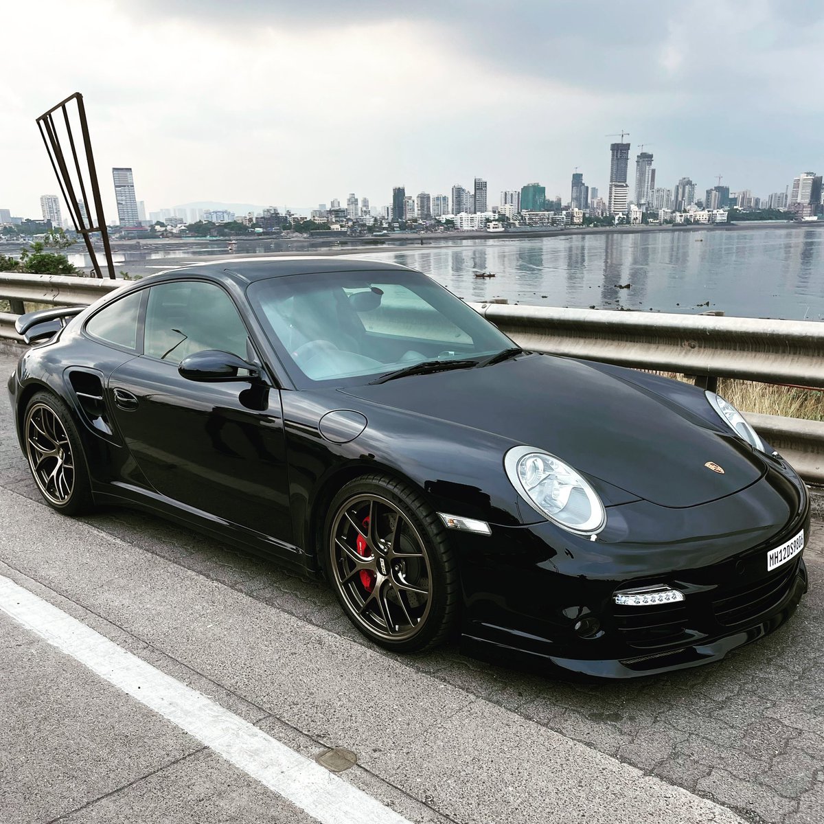 GoldyNagdev's tweet photo. Bombay Beautiful…

Here’s to the amazing motoring culture of the awesome Bombay… 
Gorgeous Gorgeous 997 Turbo with the Maximum City as Backdrop….

 #carswithoutlimits #Porsche #porscheturbo #carsandcoffee #allaboutcars #mumbai #bombay #supercars #porsche997 @carsofhindustan @thespeedfest @evoIndia @porschein.india @porschecentredelhincr @porsche_in @porschejoin @porschecentremumbai @porsche