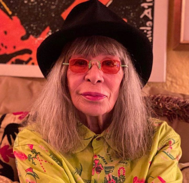 tracklist's tweet photo. 🚨 Rita Lee, rainha do rock brasileiro, faleceu aos 75 anos.

Nossos sentimentos à família, fãs e amigos 🖤 https://t.co/0QdCMUHqxQ